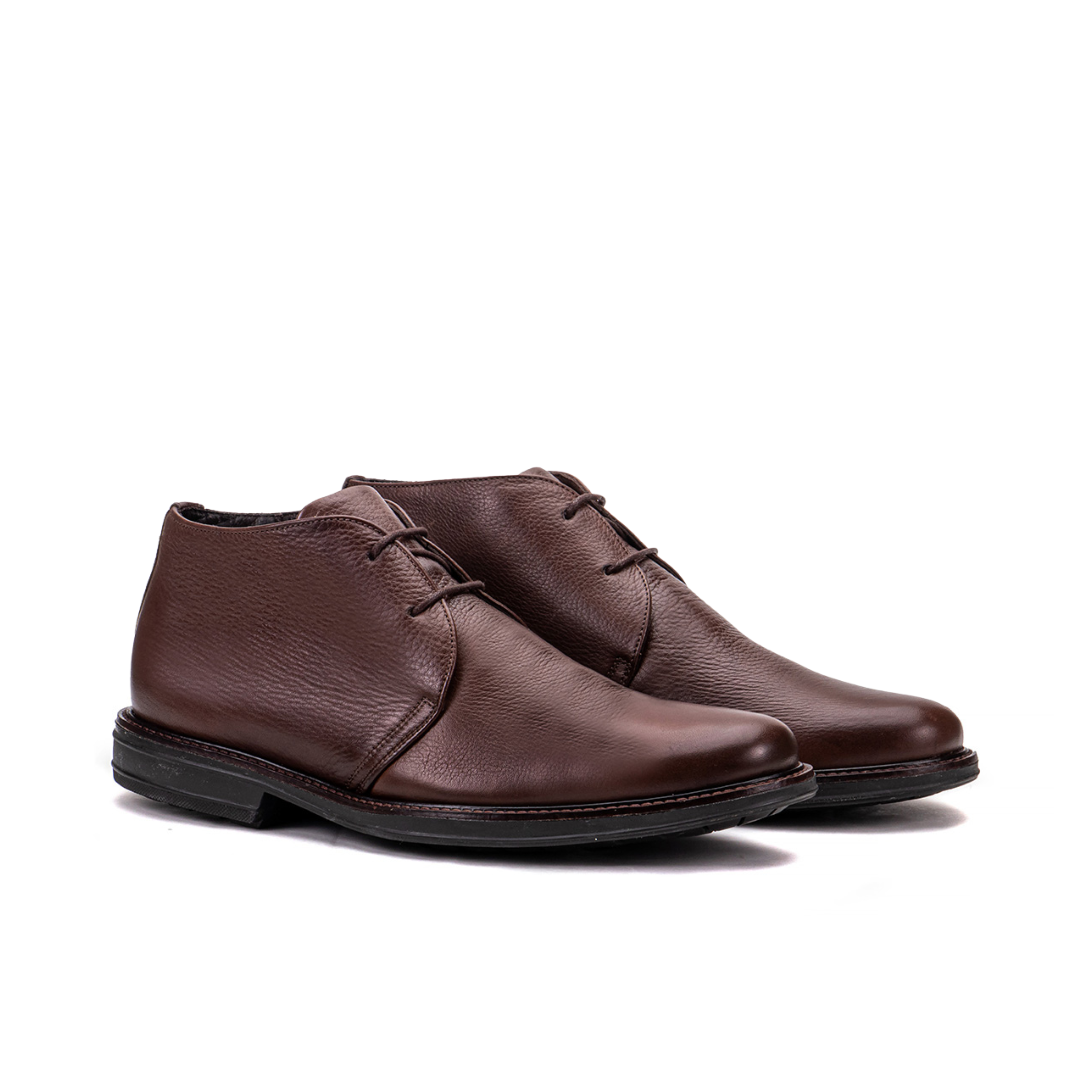 Artelio Siena brown leather chukka boot with a classic lace-up chukka shape and flexible non-slip sole