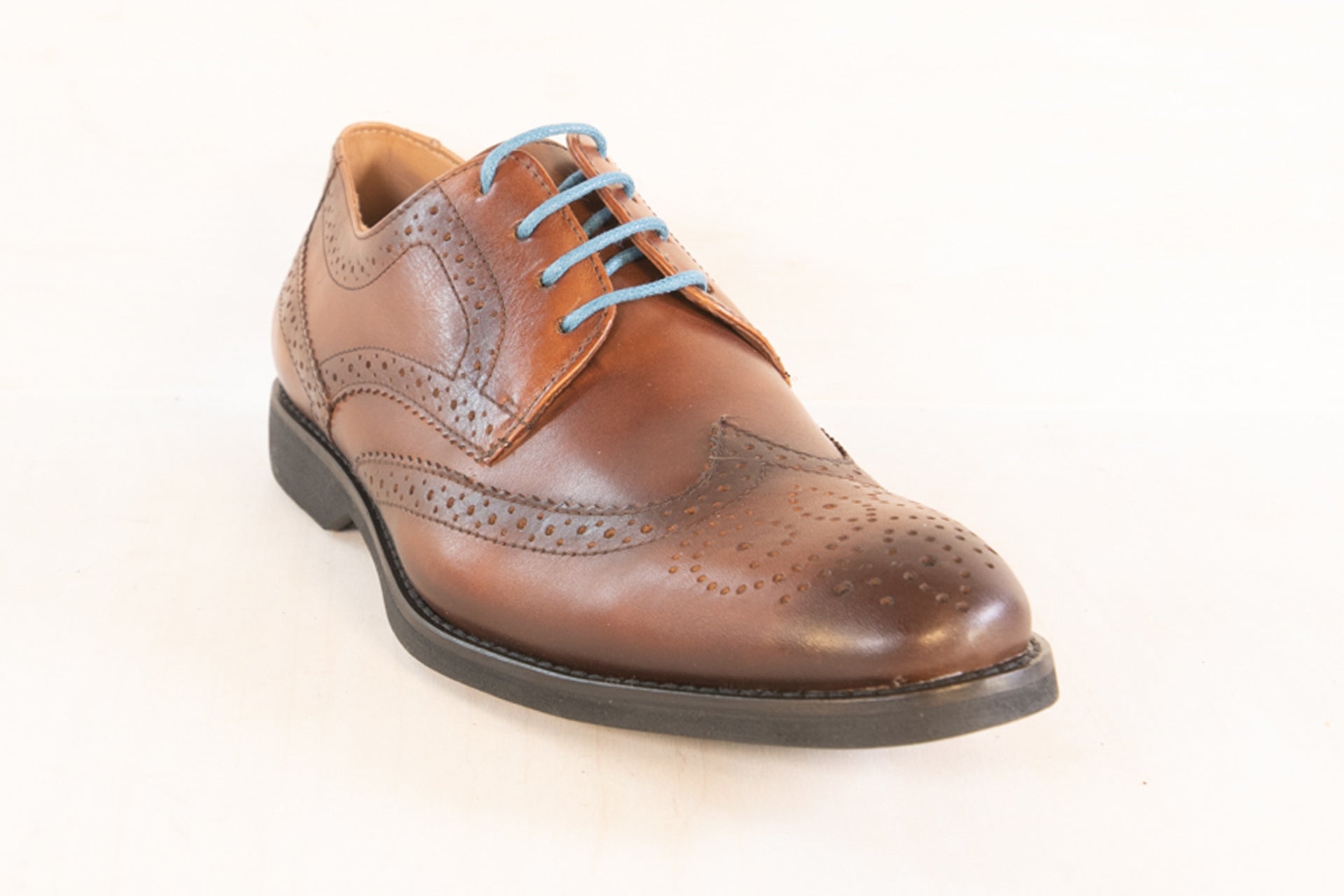 Front angle of the Artelio Classico bronze leather oxford dress shoe showing the lace-up shape