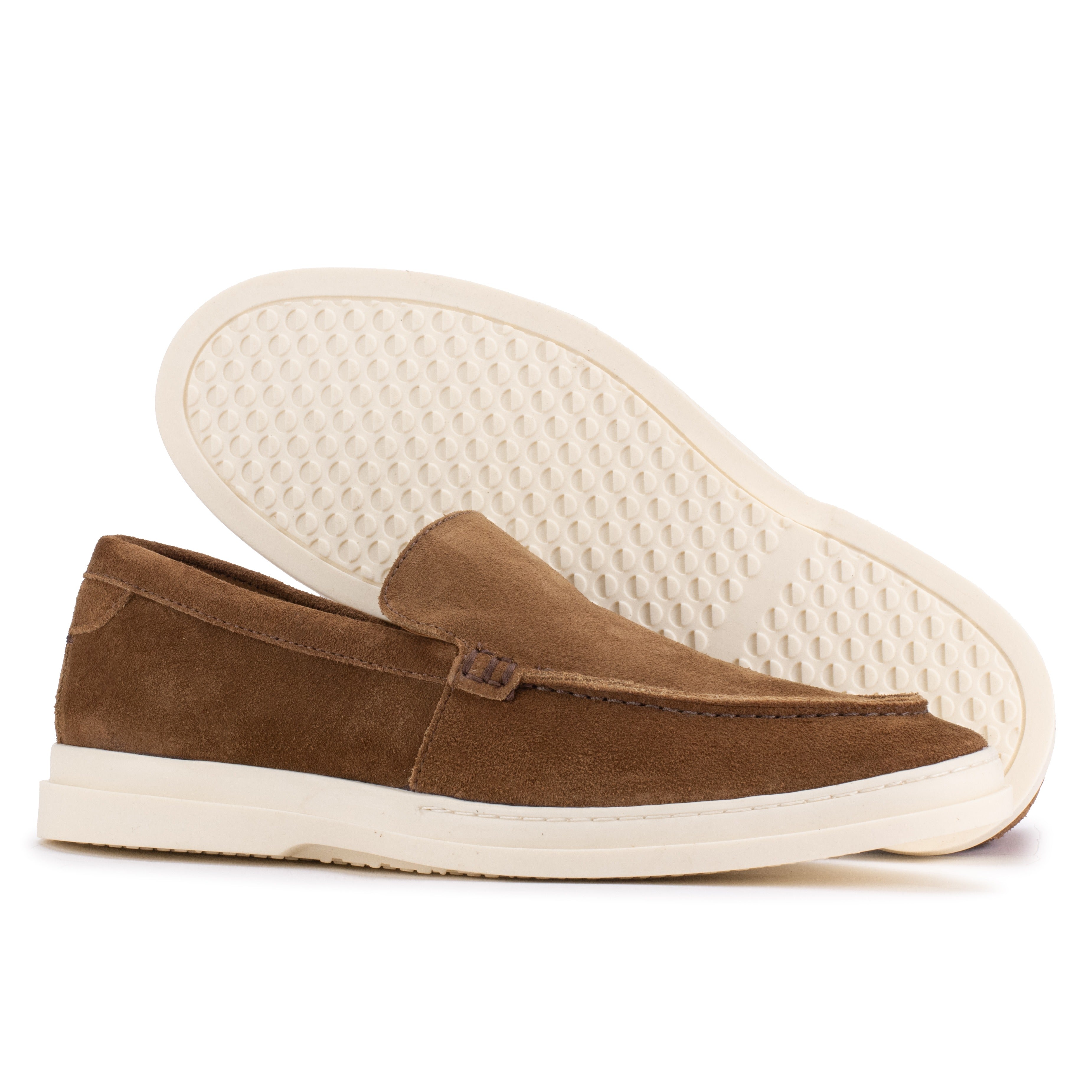 Sole detail of the Artelio Deck Rio tobacco suede loafer showing the flexible white cushioned sole