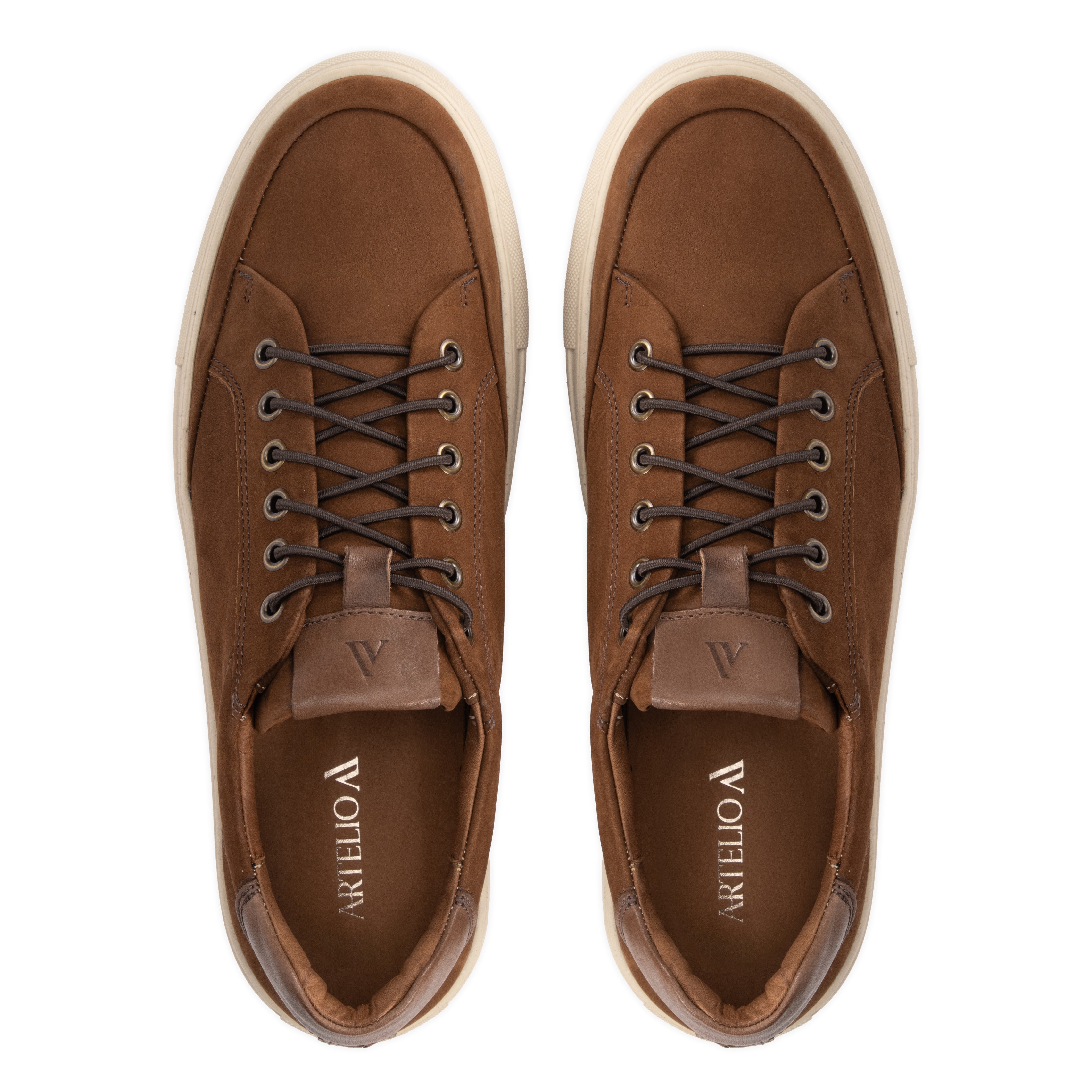 Top view of the Artelio Elasticore cognac nubuck sneaker with elastic lacing and leather details