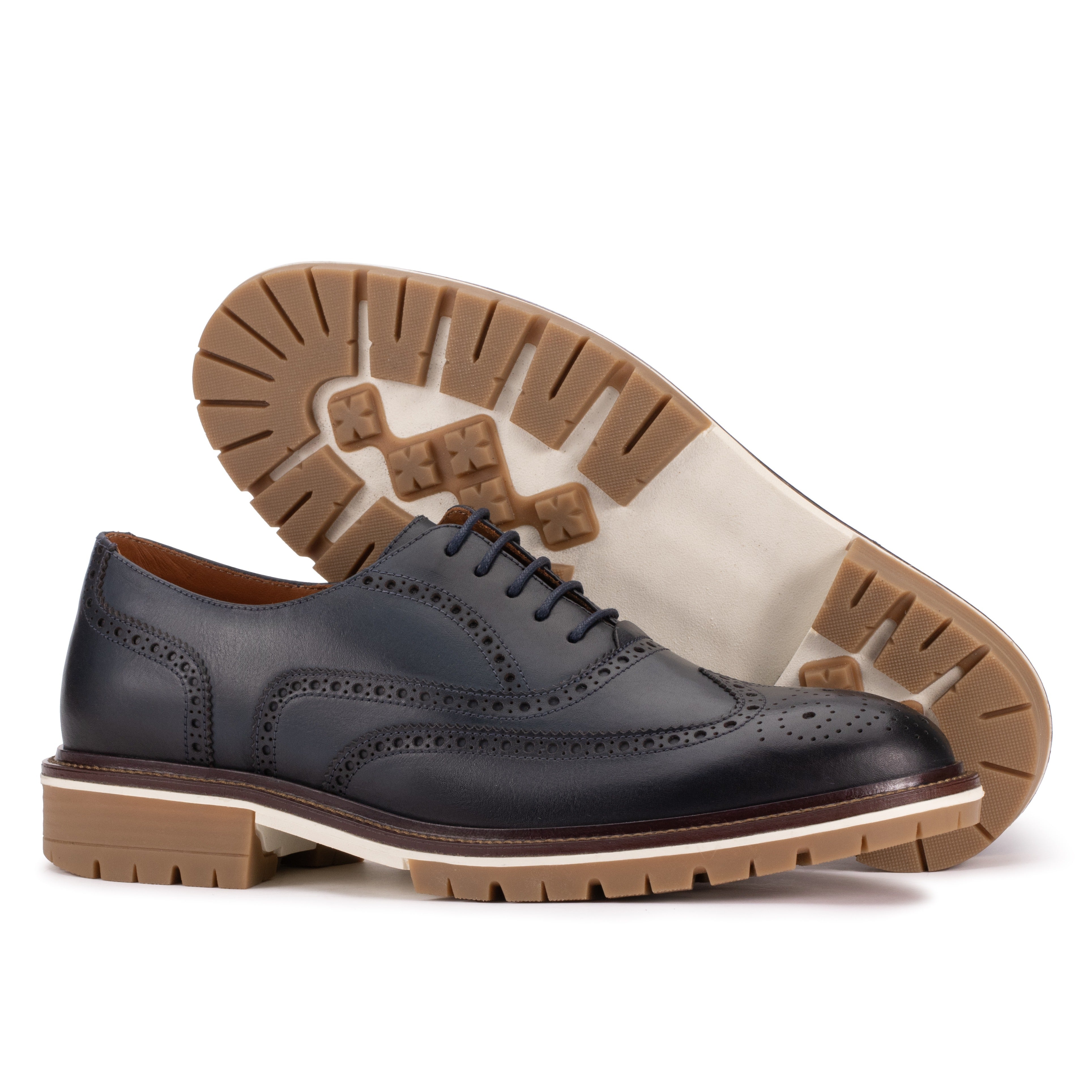 Sole detail of the Artelio Fifth Avenue gray leather wingtip derby with a cushioned everyday sole